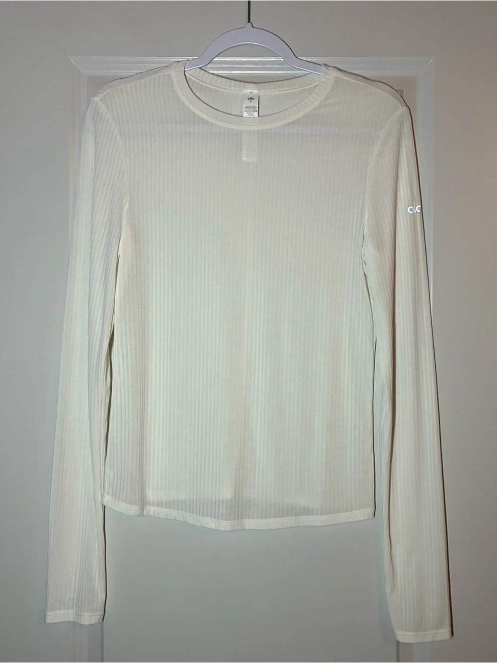 ALO Yoga Ribbed Sea Coast Long Sleeve in Ivory Size Medium